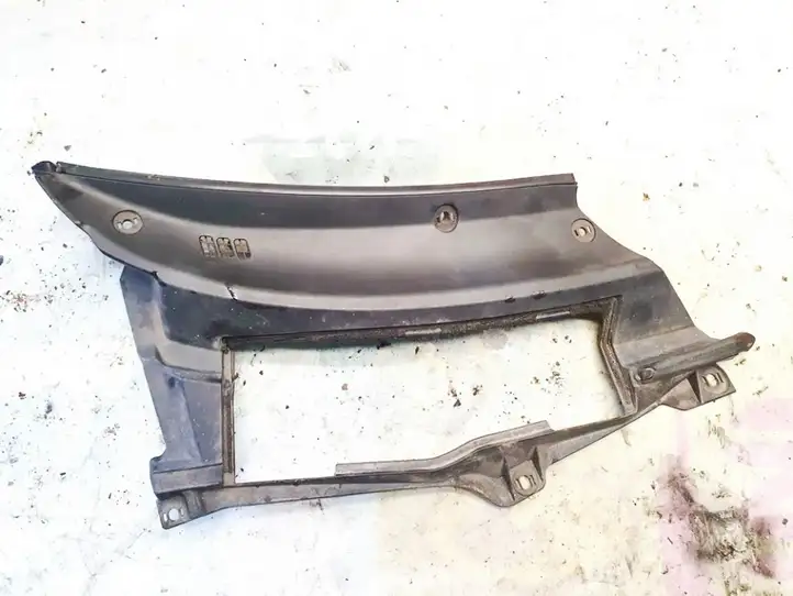 Toyota RAV 4 (XA20) (2000 - 2005) a5570942021 Жабо стеклоочистителей — фото 1