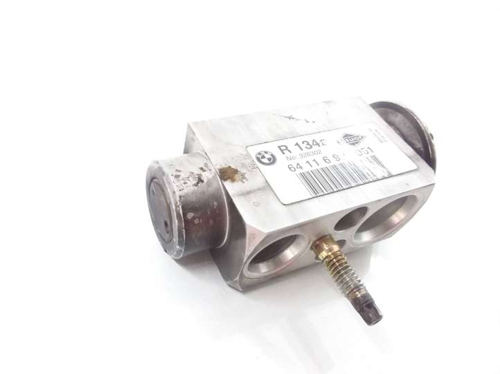 BMW 5 E60 E61 (2004 - 2010)  64116921051 Клапан расширительный