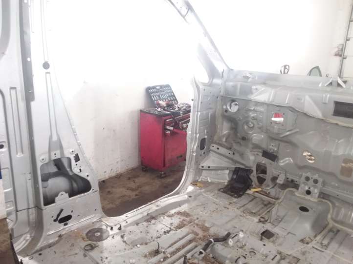 Nissan NV200 (2009 - )   Передняя четверть