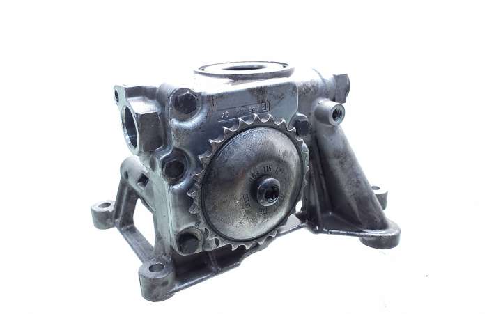 Audi A4 (2000 - 2006)  059115105H Масляный насос