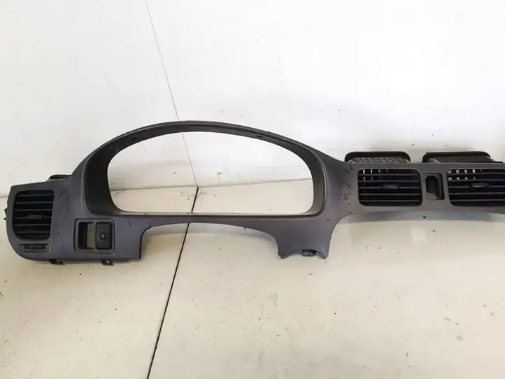 Hyundai Trajet (2000 - 2004) 848313a000 Центральный воздушный дефлектор — фото 1