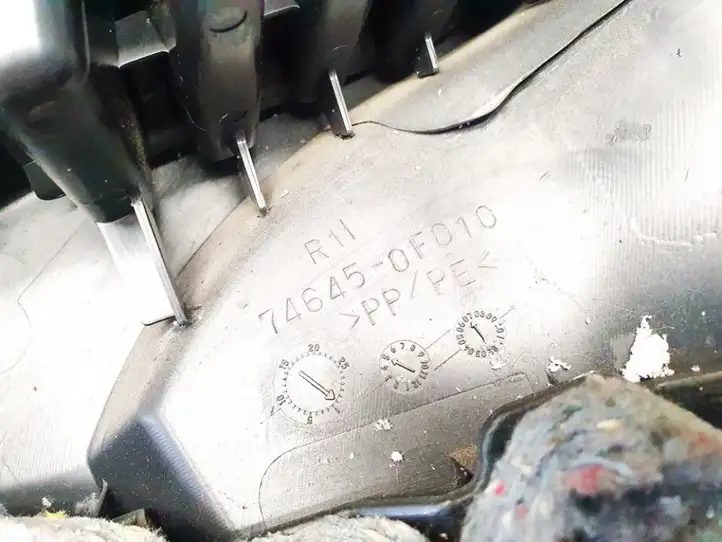 Toyota Corolla Verso AR10 (2004 - 2009) 746450f010 Обшивка передней двери — фото 3