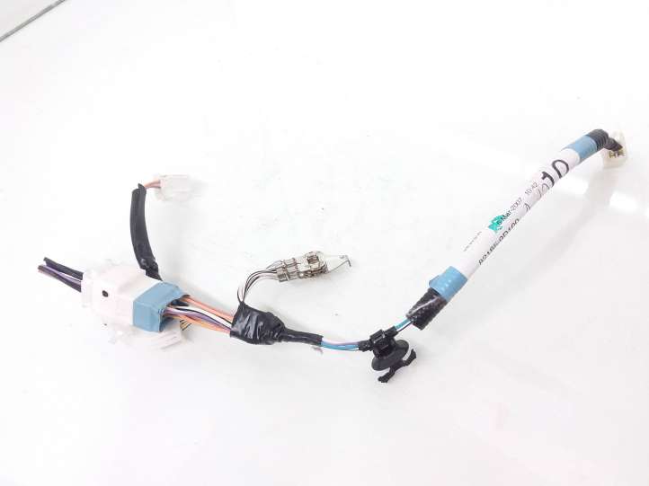 Toyota Yaris (2005 - 2009)  821850D100 Проводка крышки багажника
