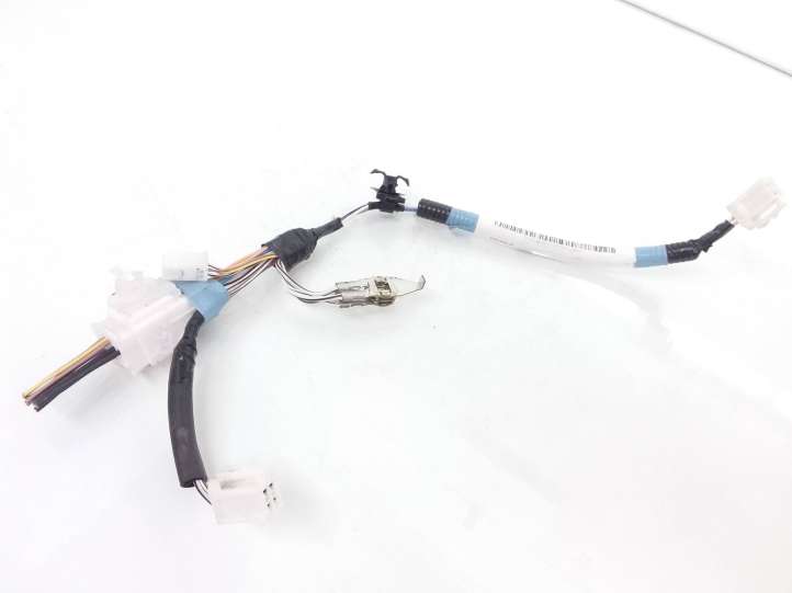 Toyota Yaris (2005 - 2009)  821850D100 Проводка крышки багажника