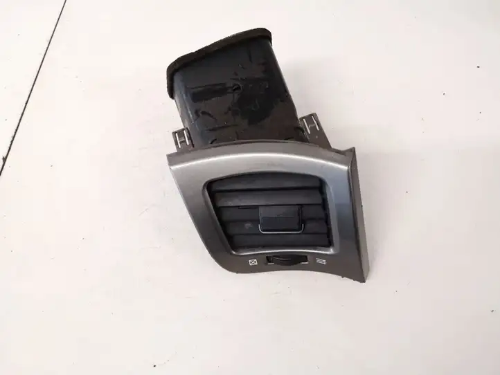 Toyota Avensis Verso (2001 - 2004) 5566044080 Боковой воздушный дефлектор — фото 1