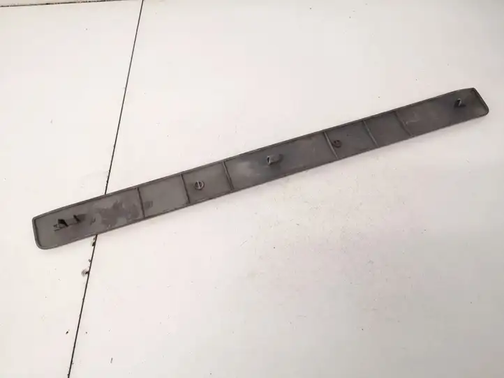 Toyota Avensis Verso (2001 - 2004) 6791244040 Внутренняя отделка переднего порога — фото 2