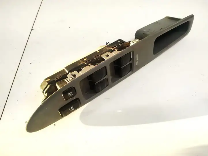 Toyota Avensis Verso (2001 - 2004) 8404044030 Блок кнопок стеклоподъемников — фото 1