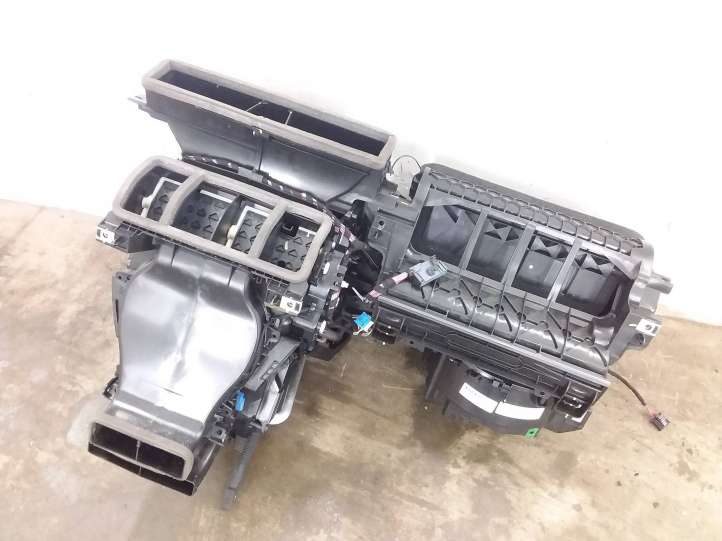 32329716 Polestar 2 Salono oro mazgo komplektas