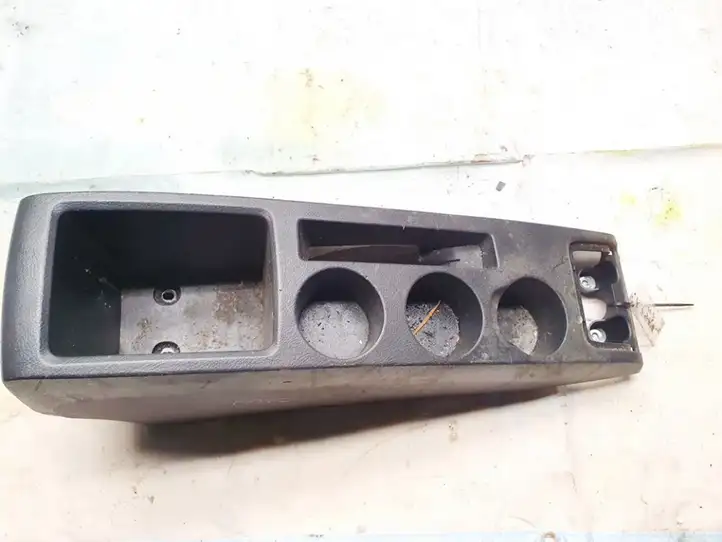 Toyota Corolla Verso AR10 (2004 - 2009) 58911f0f010 Передний подстаканник — фото 1
