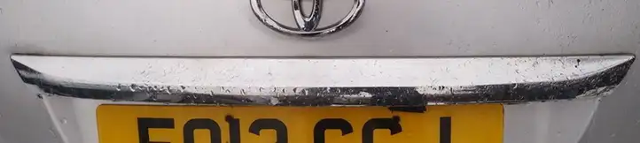 Toyota Avensis T270 (2012 - 2015) Подсветка номера — фото 1