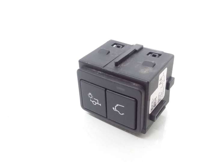 Land Rover Defender (2020 - )  HY3M14017AA Кнопка крюка в багажнике