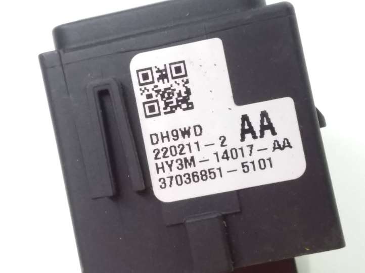 Land Rover Defender (2020 - )  HY3M14017AA Кнопка крюка в багажнике