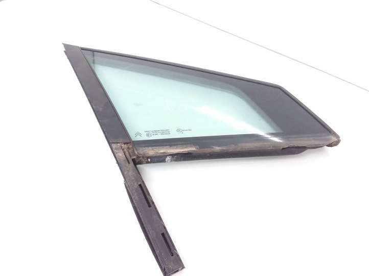 Citroen C4 (2004 - 2008)  9756851580 Маленькое стекло 