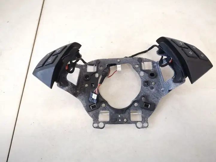 BMW 5 E60 E61 (2004 - 2010) 6983284 Кнопки на рулевом колесе — фото 1
