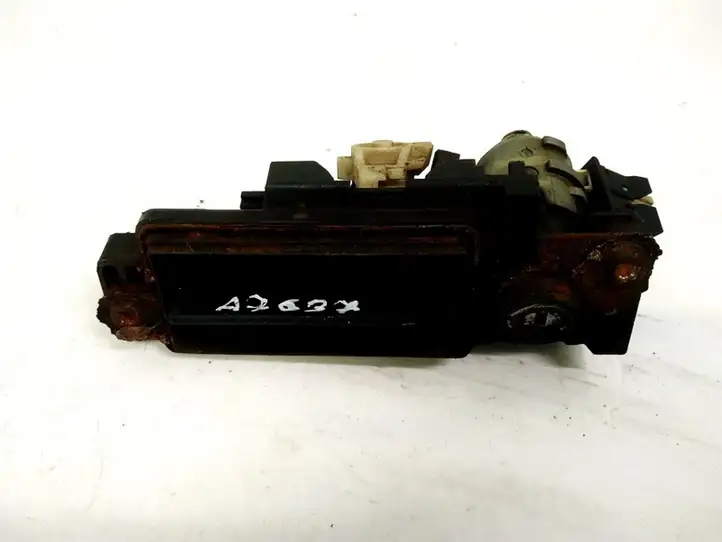 Mercedes-Benz C W203 (2000 - 2007) A2037500093 Ручка крышки багажника — фото 1