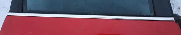 Volkswagen PASSAT B5.5 (2001 - 2005) Накладка стекла задней двери — фото 1