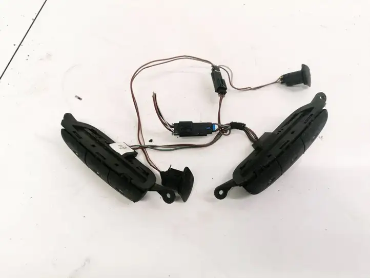 Opel Astra G (1998 - 2004) 90561159 Кнопки на рулевом колесе — фото 1