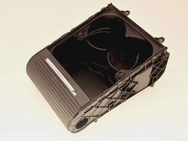 Volkswagen PASSAT B6 (2005 - 2010)  3C0858329A Держатель чашки