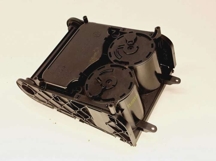 Volkswagen PASSAT B6 (2005 - 2010)  3C0858329A Держатель чашки