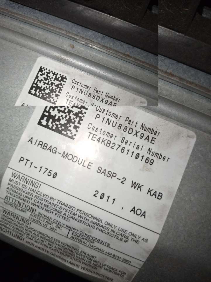 Jeep Grand Cherokee (2010 - 2021)  P1NU88DX9AE Подушка безопастности колен