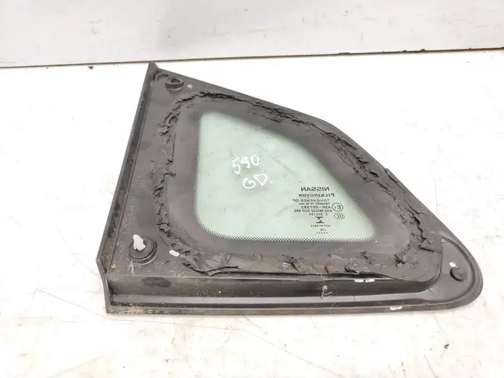 Nissan Qashqai (2013 - 2017) 43R001583 Заднее боковое стекло — фото 4
