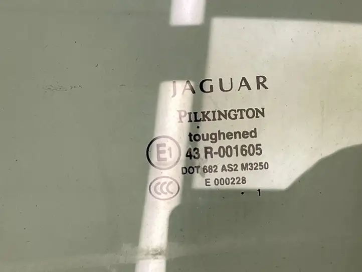 Jaguar XK (2009 - 2011)  43R001605 Основное стекло передних дверей (двухдверного автомобиля)