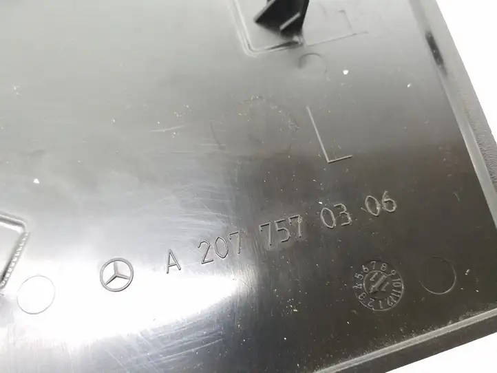 Mercedes-Benz E A207 (2010 - 2017) A2077570306 Прочие детали салона — фото 3
