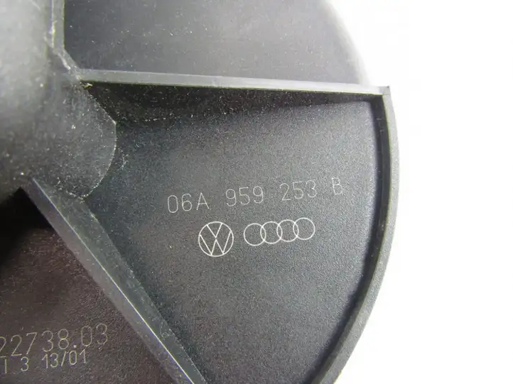 Volkswagen PASSAT B5.5 (2001 - 2005) Насос вторичного воздуха — фото 5