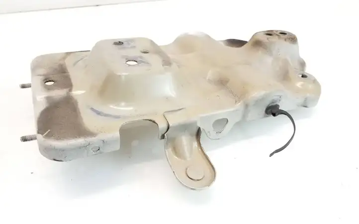 Opel Antara (2006 - 2011) Площадка аккумулятора — фото 4
