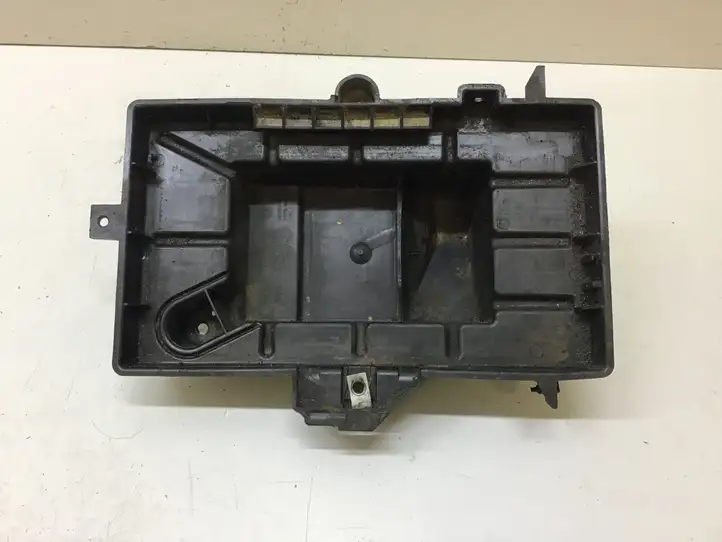 Dodge Grand Caravan (2007 - 2020) 68053342AG Площадка аккумулятора — фото 2