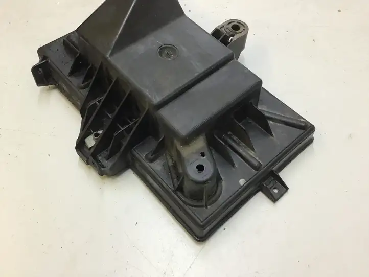 Dodge Grand Caravan (2007 - 2020) 68053342AG Площадка аккумулятора — фото 7