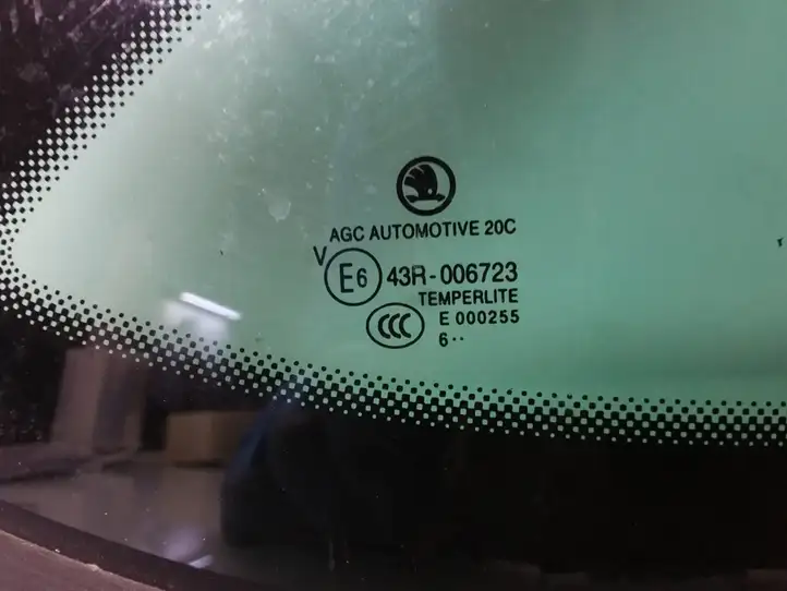 Skoda Fabia Mk3 (NJ) (2015 - 2021) 6V9845298 Заднее боковое стекло — фото 2