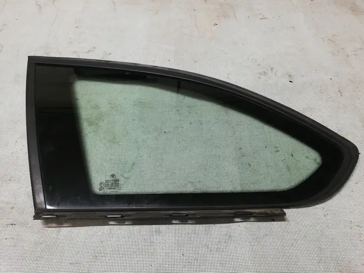 BMW 3 F30 F35 F31 (2012 - 2018) Заднее боковое стекло — фото 1