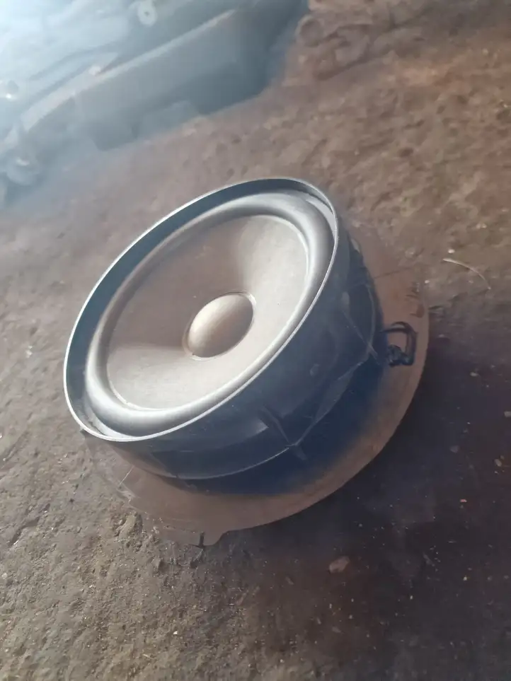 Mercedes-Benz E W211 (2002 - 2009)   Комплект звуковой системы