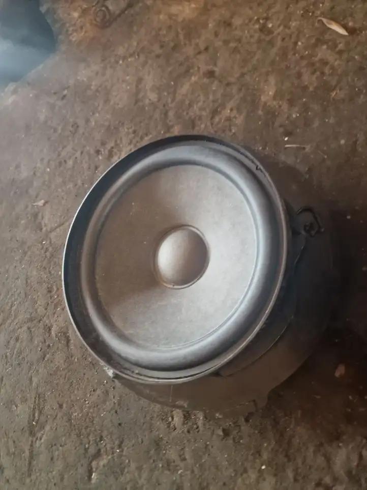 Mercedes-Benz E W211 (2002 - 2009)   Комплект звуковой системы