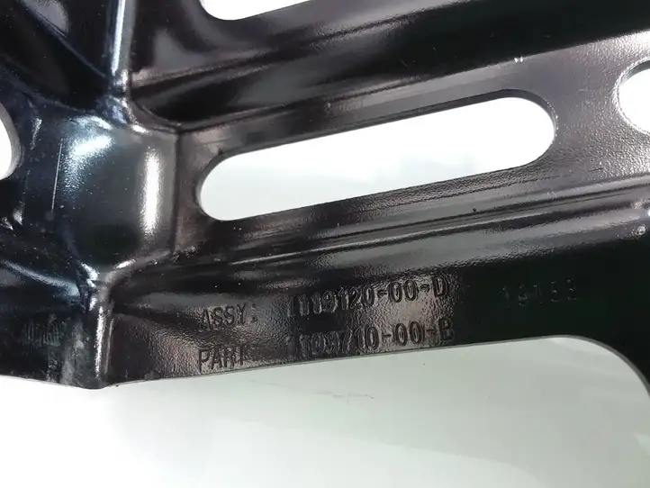 Tesla Model 3 (2017 - 2023) 111912000D Площадка аккумулятора — фото 2