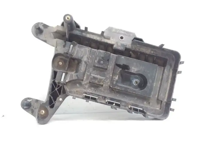 Seat Leon (1P) (2005 - 2012) 1K0915333C Площадка аккумулятора — фото 1