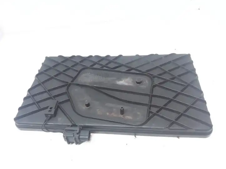 Toyota Avensis T250 (2003 - 2006) 7443105080 Площадка аккумулятора — фото 2