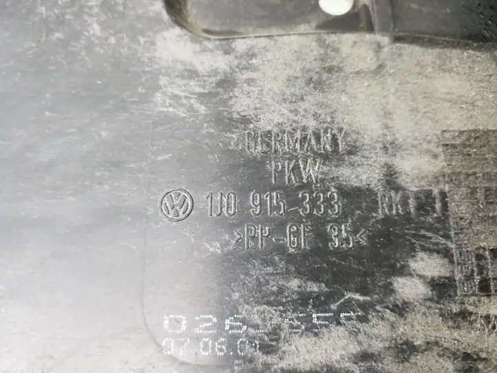 Volkswagen Golf IV (1998 - 2005) 1J0915333 Площадка аккумулятора — фото 3