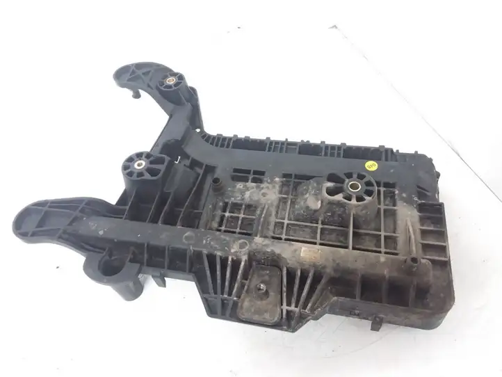 Volkswagen PASSAT B6 (2005 - 2010) 1K0915333H Площадка аккумулятора — фото 2