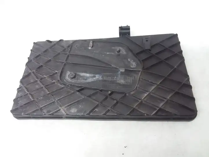 Toyota Avensis T250 (2006 - 2009) 7443105080 Площадка аккумулятора — фото 2