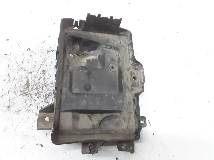 Opel Astra H (2004 - 2009) 13110827 Площадка аккумулятора — фото 2