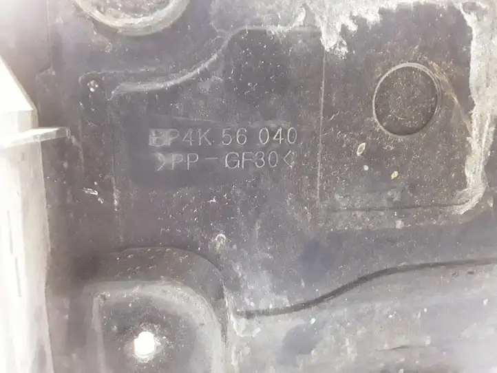 Mazda 3 I (2003 - 2006) BP4K56040 Площадка аккумулятора — фото 4