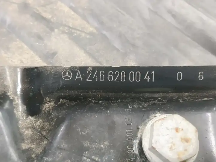 Mercedes-Benz A W176 (2012 - 2018) Площадка аккумулятора — фото 8