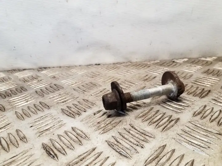 Volkswagen Passat CC (2012 - 2017)   Болт развал - схождения