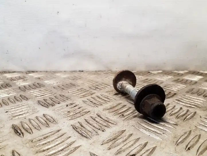 Volkswagen Passat CC (2012 - 2017)   Болт развал - схождения