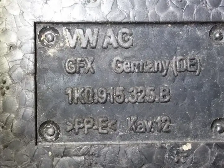 Audi Q3 8U (2011 - 2014) 1K091533H Площадка аккумулятора — фото 7