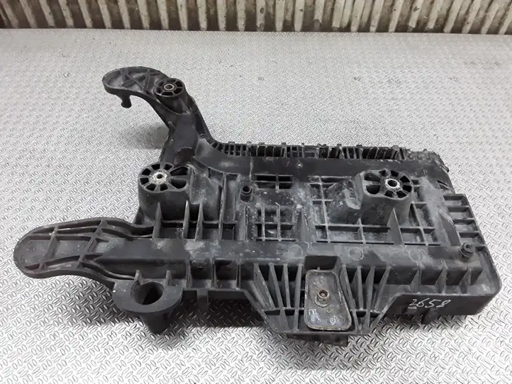 Volkswagen Caddy (2004 - 2010) 1K0915333 Площадка аккумулятора — фото 3