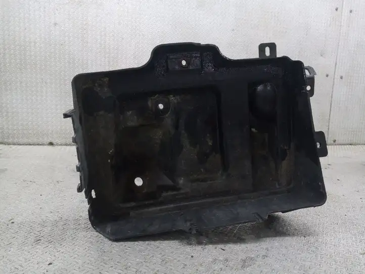 Opel Astra H (2004 - 2009) 13110827 Площадка аккумулятора — фото 2