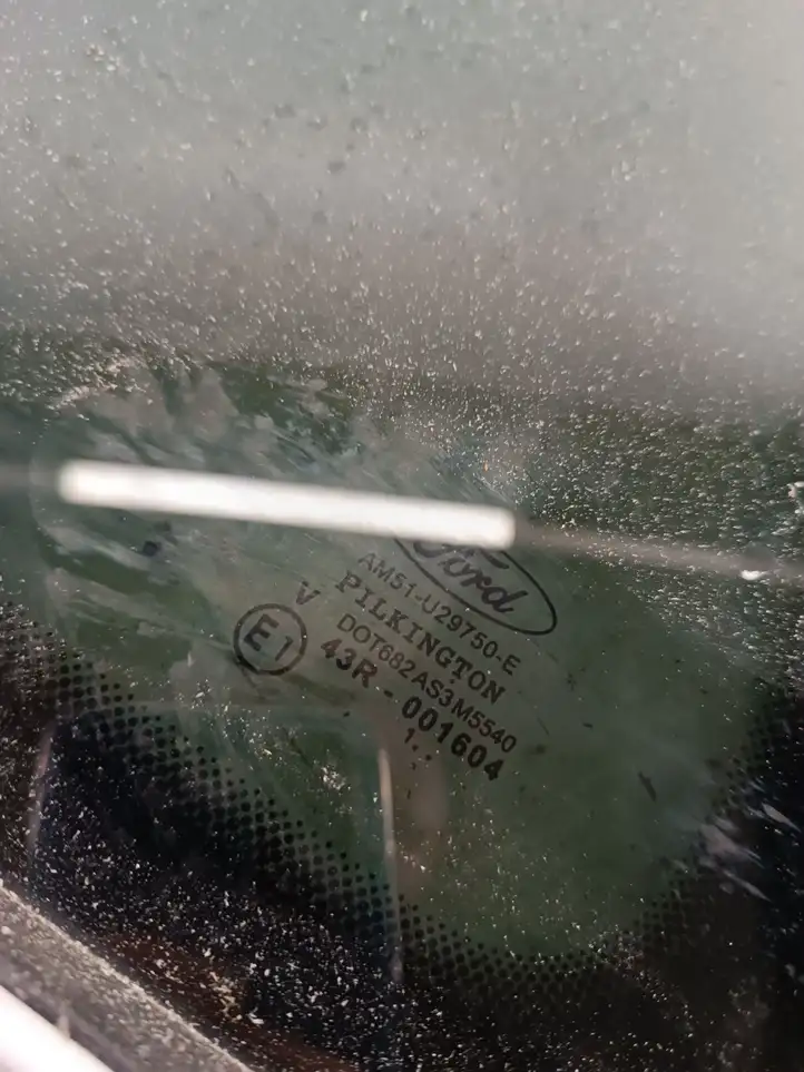 Ford Focus Grand C-MAX (2010 - 2019) AM51U29750E Форточка двери — фото 4